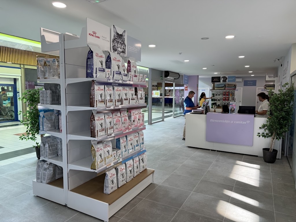 Canitas Veterinaria Terrassa - CC Carrefour Montserrat — Del propietario