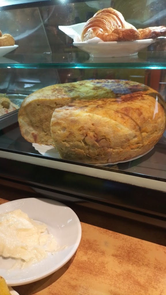 Snack Bar Pizzeria Cardedeu — Comida y bebida
