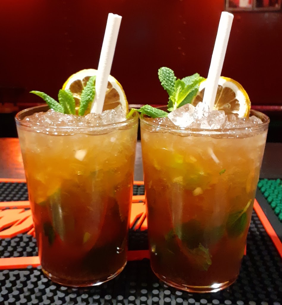 Infernu Taberna — Comida y bebida