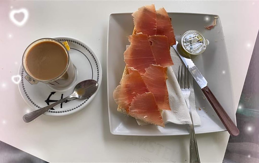 Bar La Bodega del jamon — Comida y bebida