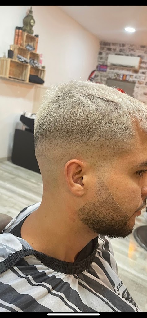 Barbershop Frankfurt Manlleu — Del propietario