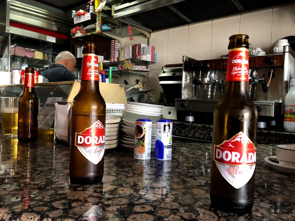 Cafeteria Guaydil — Comida y bebida