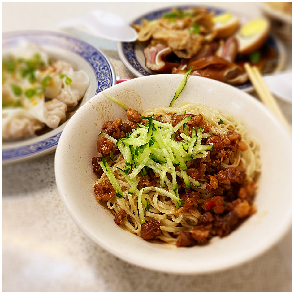 招牌意麵.餛飩 的照片