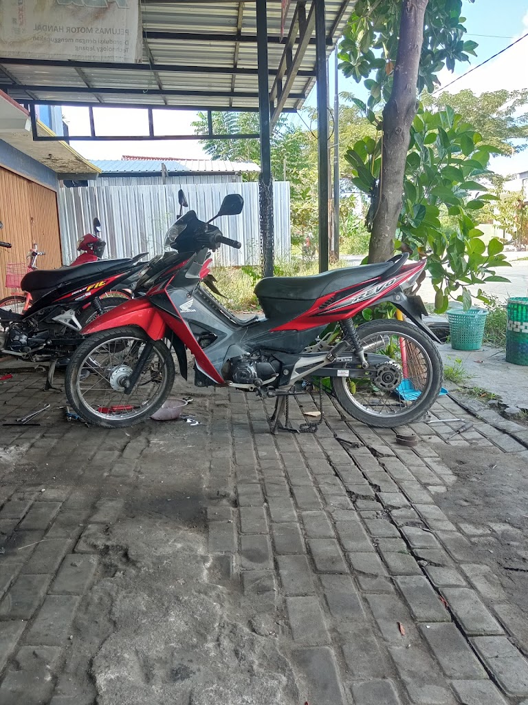 Bengkel motor Langgeng Jaya