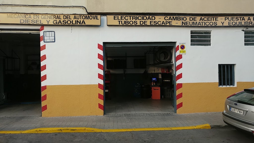 MAXI TALLER — Exterior