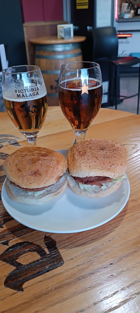 Bar El Ruedo — Comida y bebida