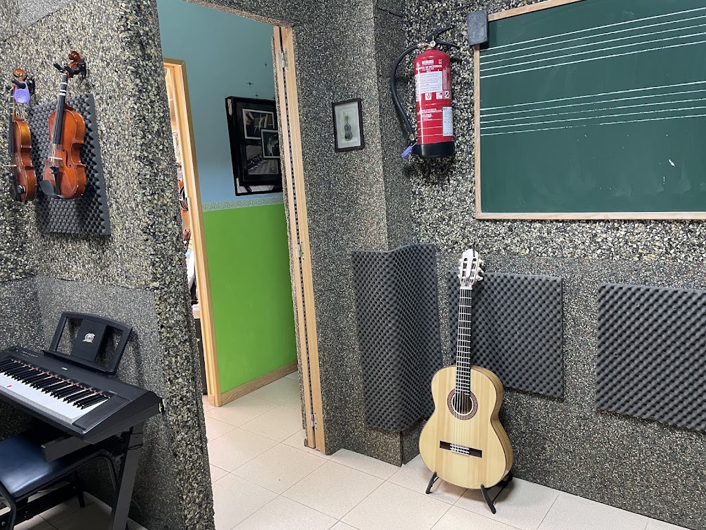 ESCUELA DE MUSICA & ARTE, ENCLAVE