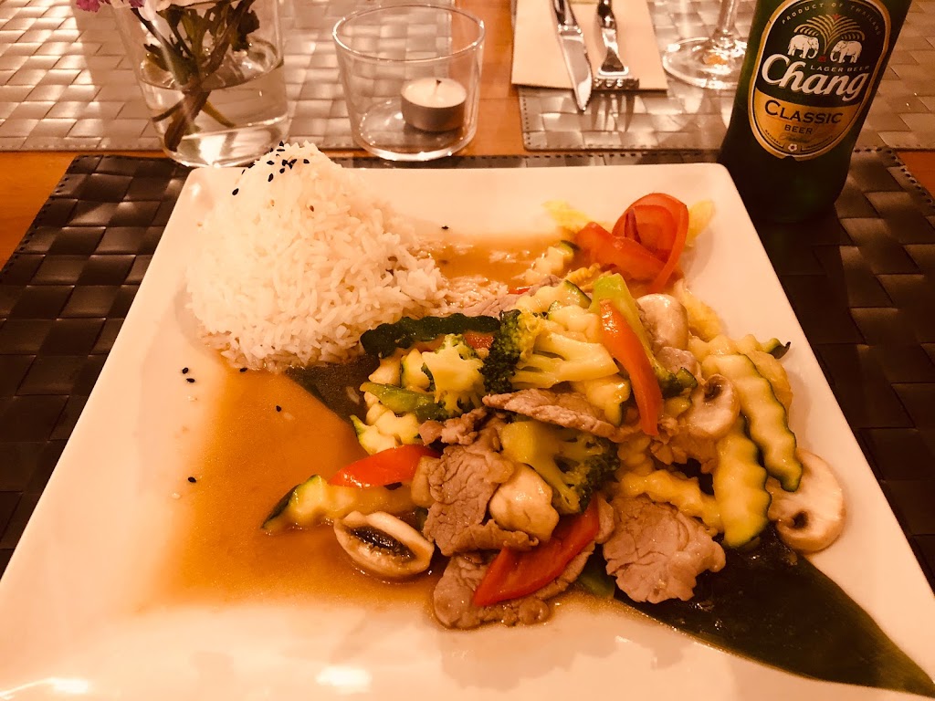 Restaurante Thai Korat — Comida y bebida