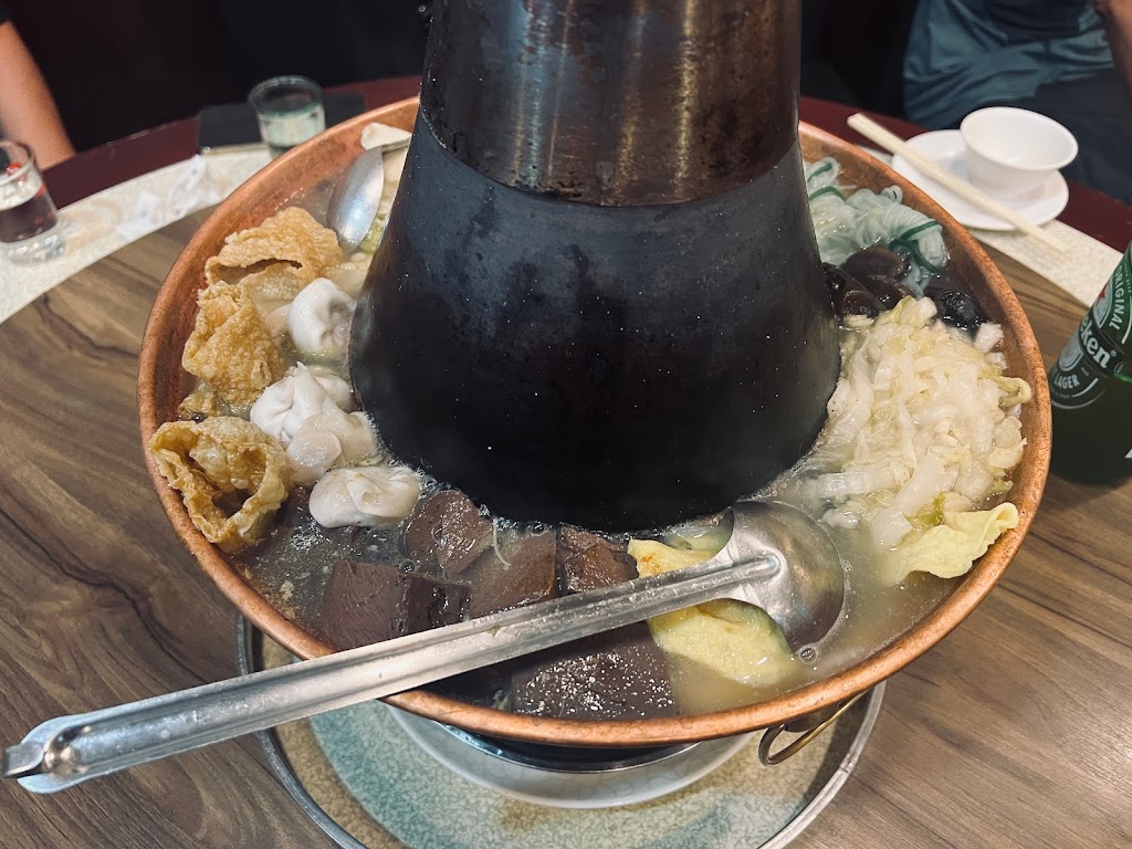 平價海產酸菜白肉火鍋 的照片