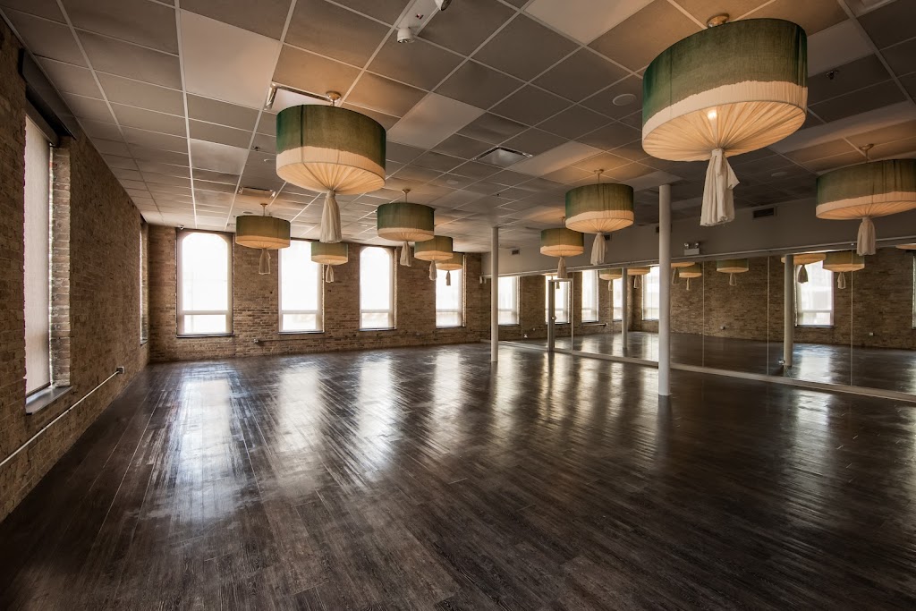  Studio Three River North