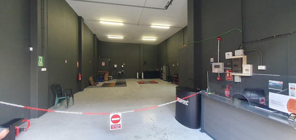 Automecanica Rodriguez — Interior