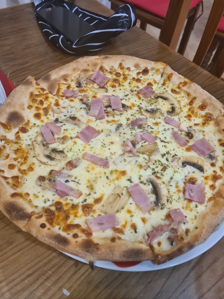 BAR-RESTAURANTE-PIZZERIA La Gasolinera ORIA — Comida y bebida