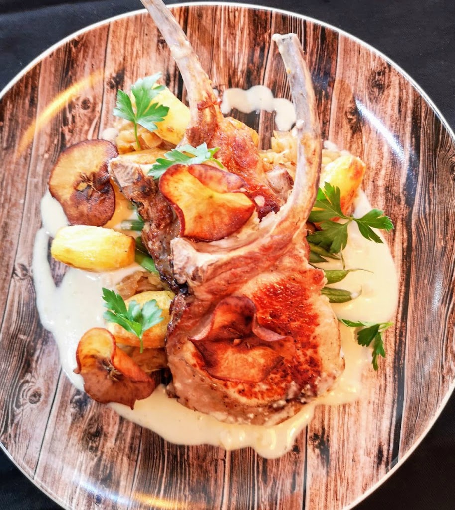 Restaurante Tipsy Thistle — Comida y bebida