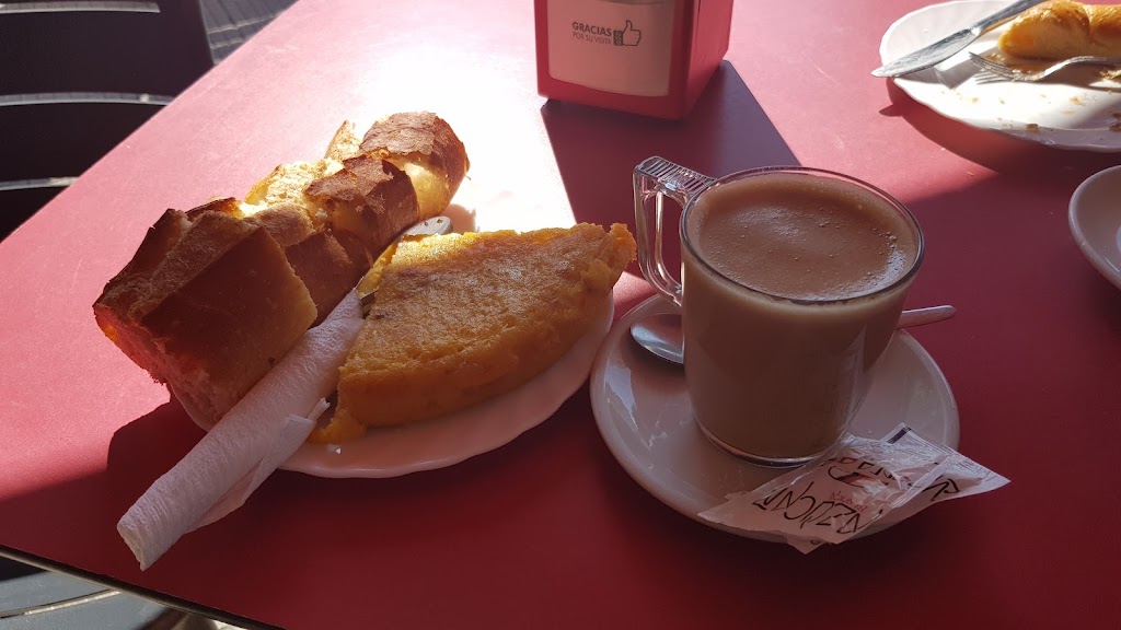 Cafetaria Asucar — Comida y bebida