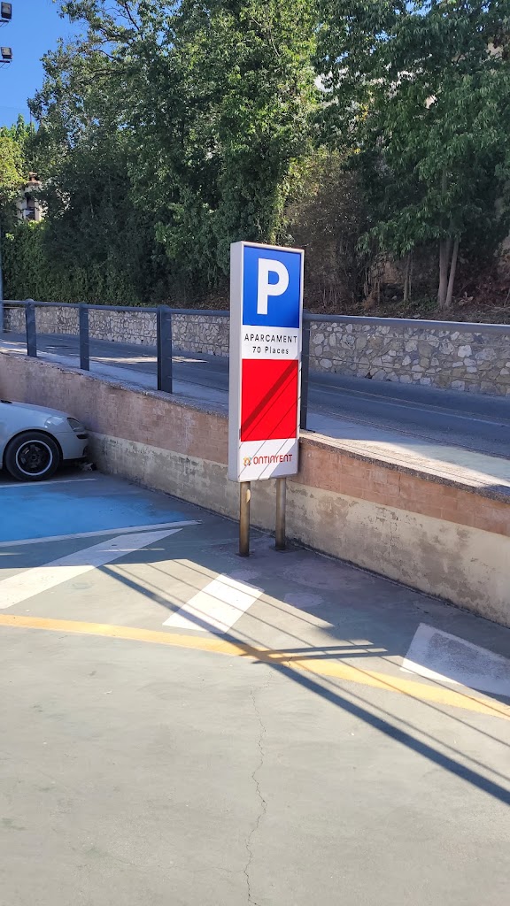 PARKING PUBLIC. 79 PLACES — Estacionamiento