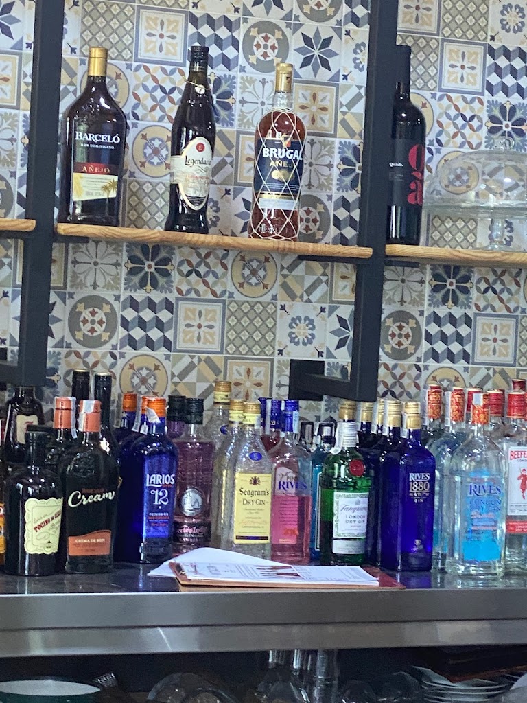 Atalaya Gastrobar — Ambiente