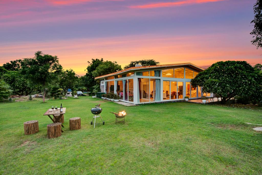 Idyllic Farmhouse A Glass House Villa