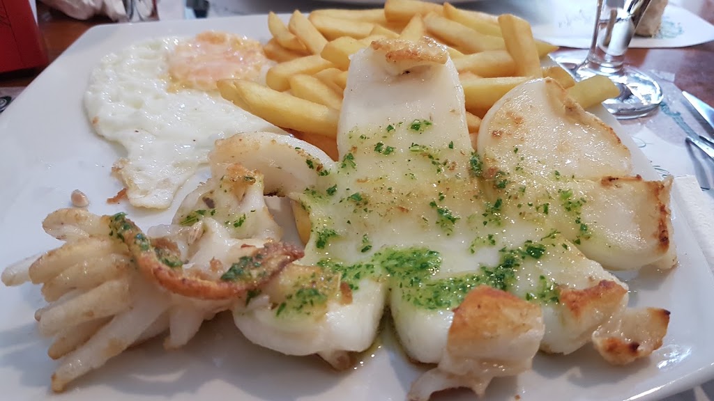 La Tasca de Sant Cugat — Comida y bebida