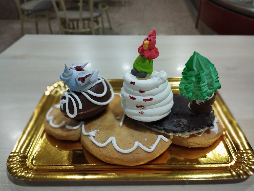 Pasteleria Confiteria Antonio Luque — Pastel