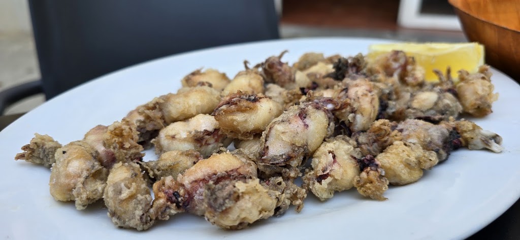 Bar + TAPAS — Comida y bebida