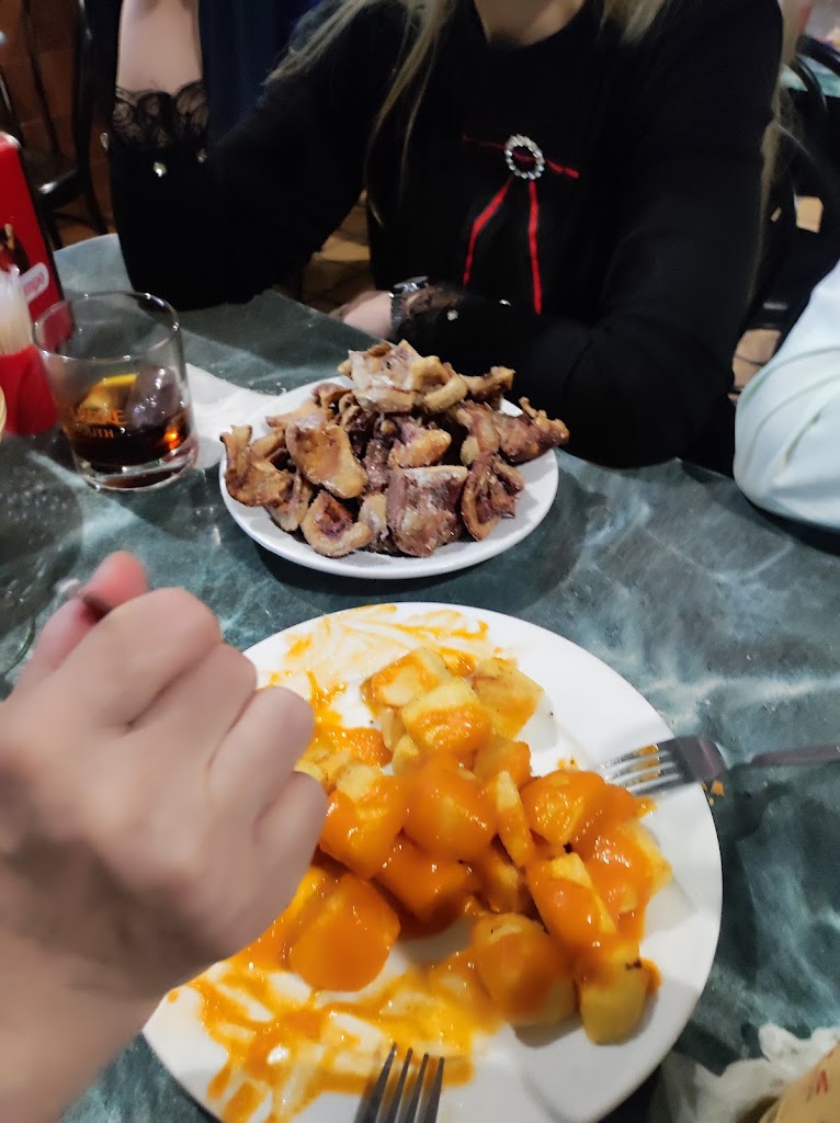 Bar El Buho — Comida y bebida
