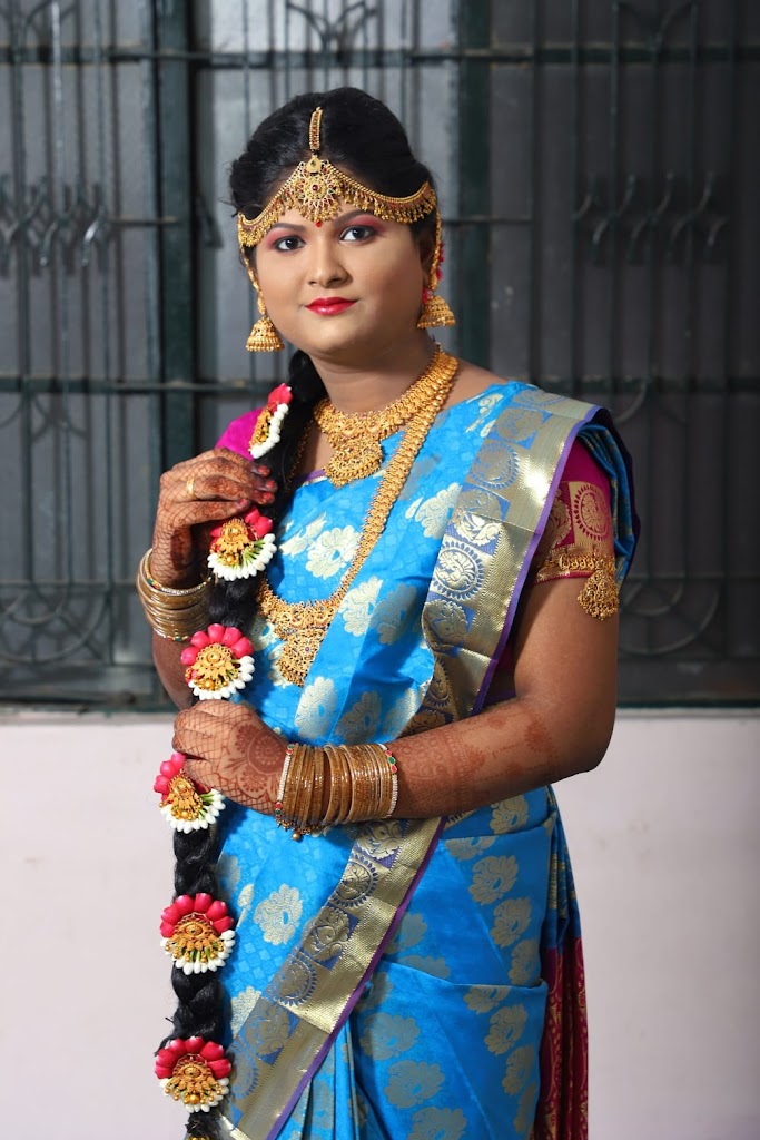 Manusri Women S Beauty Parlour