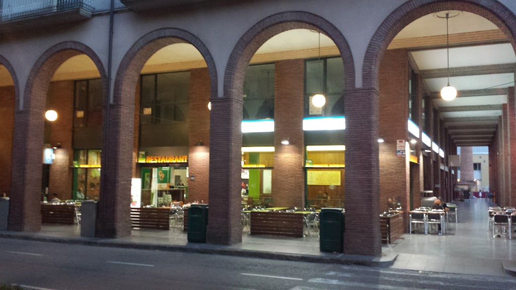 B-CREK CLARA, bocadillos, hamburguesas, ensaladas y zumos