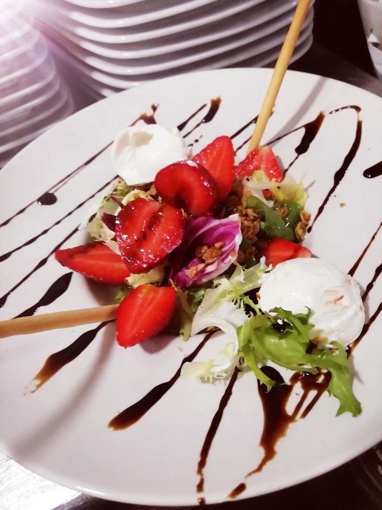 Restaurante Juvens — Comida y bebida