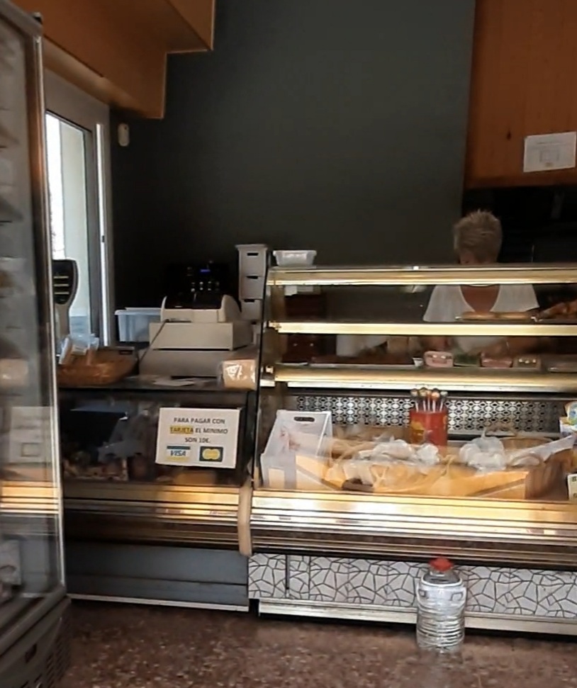 PASTELERIA LIVORNO — Ambiente