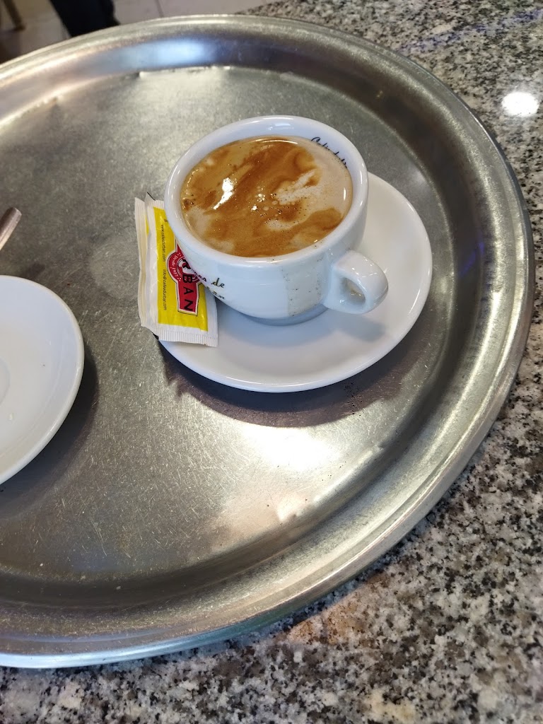 Cafeteria La Fabrica — Comida y bebida
