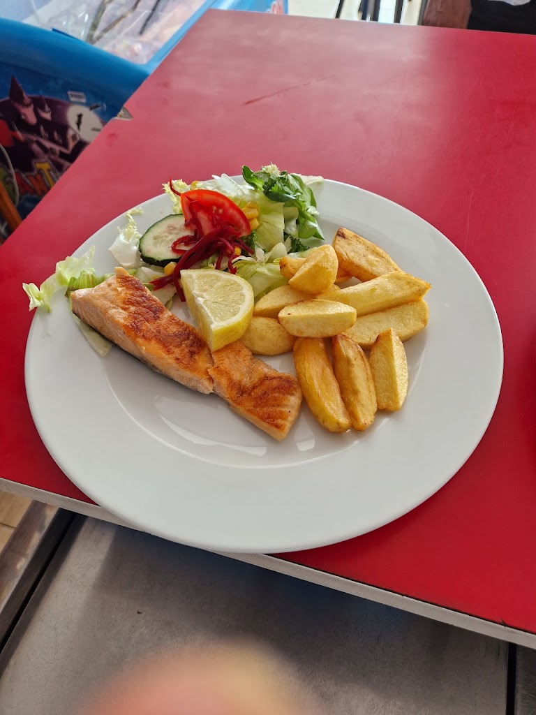 Kiss Cafe&bar — Comida y bebida