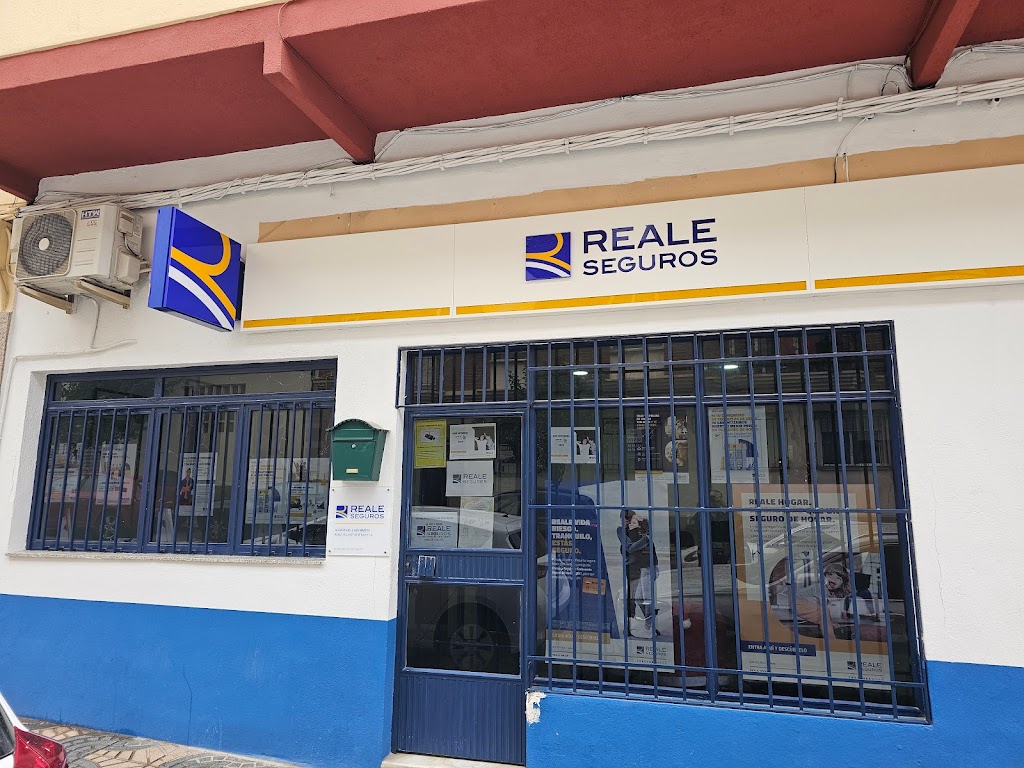Villen Seguros — Exterior