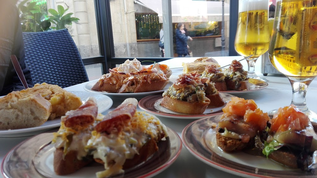 Monty — Comida y bebida