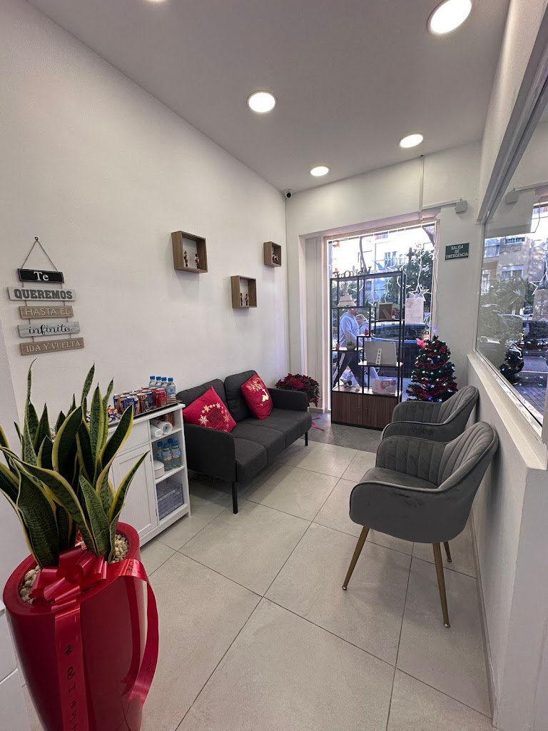 M&X Estetica y Unas — Del propietario
