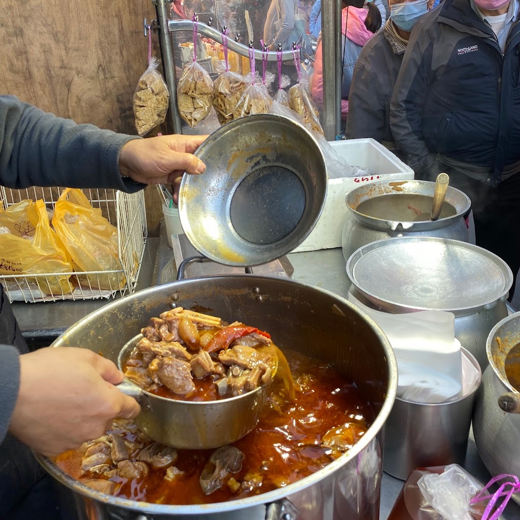 大里伯羊肉爐｜華美黃昏市場 漢口路二段與寧漢三街口 的照片