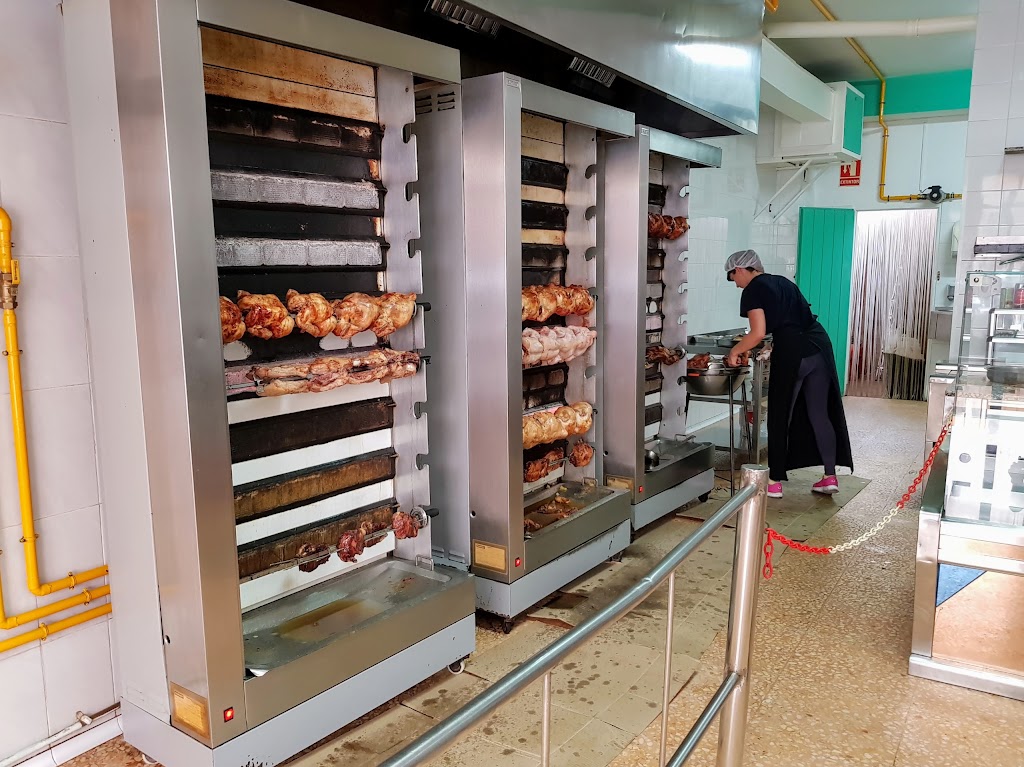 Pollos Asados San Miguel — Ambiente
