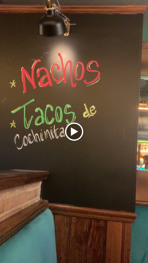 Pub restaurante El Viejo Anden — Videos