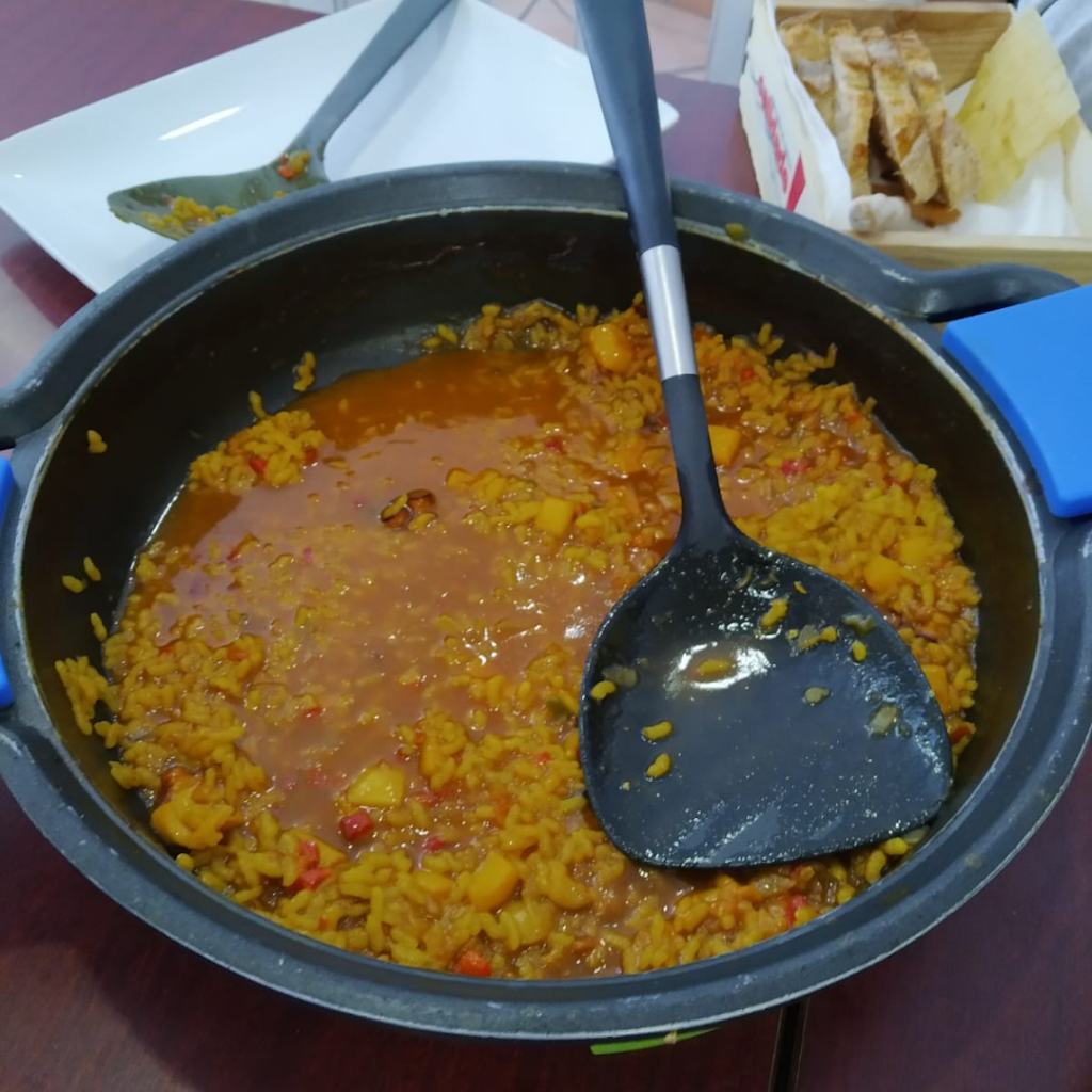La Esquineta de la Calle Monzon — Paella