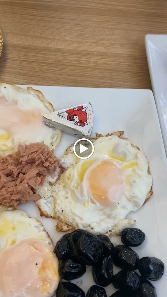 3 HERMANOS CAFETERIA * RESTAURANTE — Videos