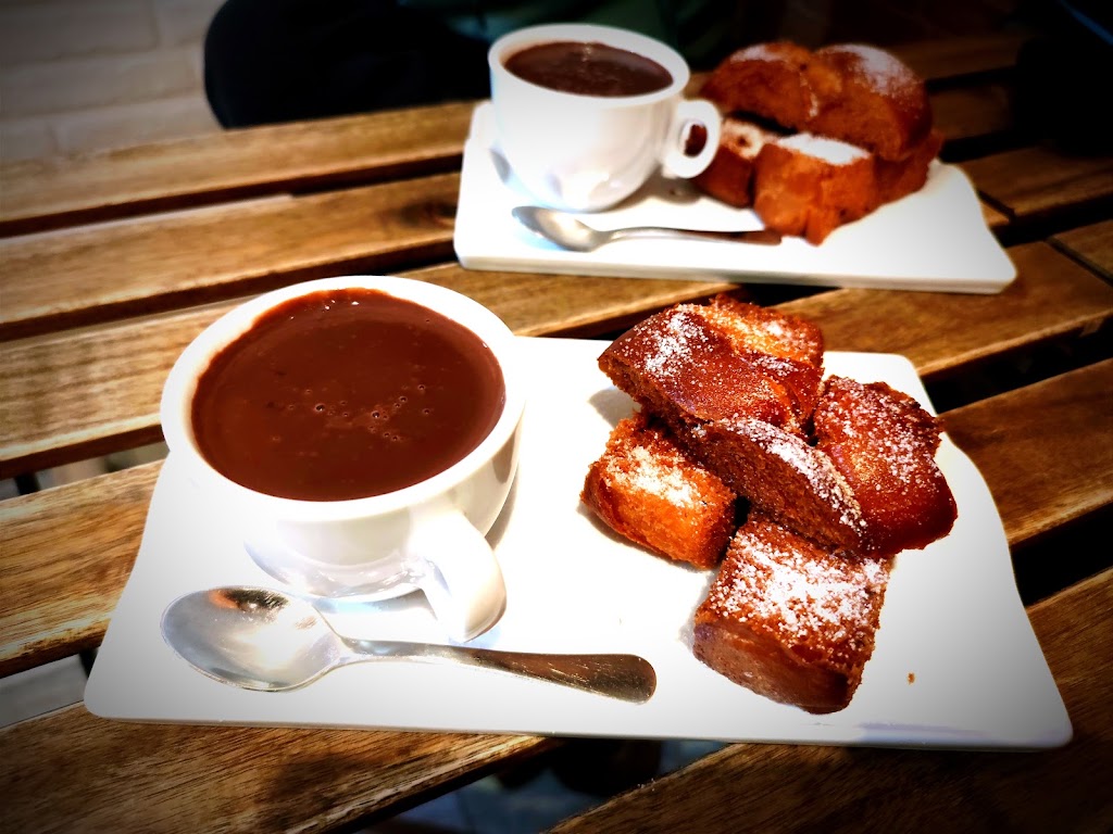 Bonboi Cafeteria — Comida y bebida