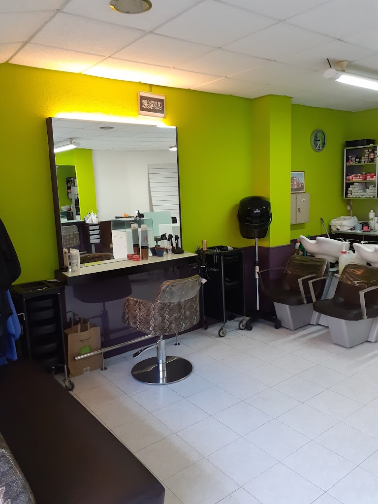 La Penda Peluqueria — Interior