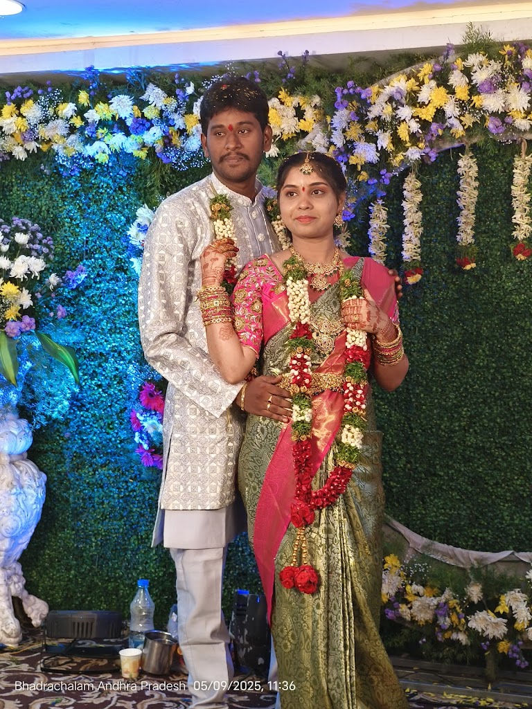 Shiney Herbal Beauty Parlour Spa Ssainii Herbl Byuuttii Paarlr Spaa