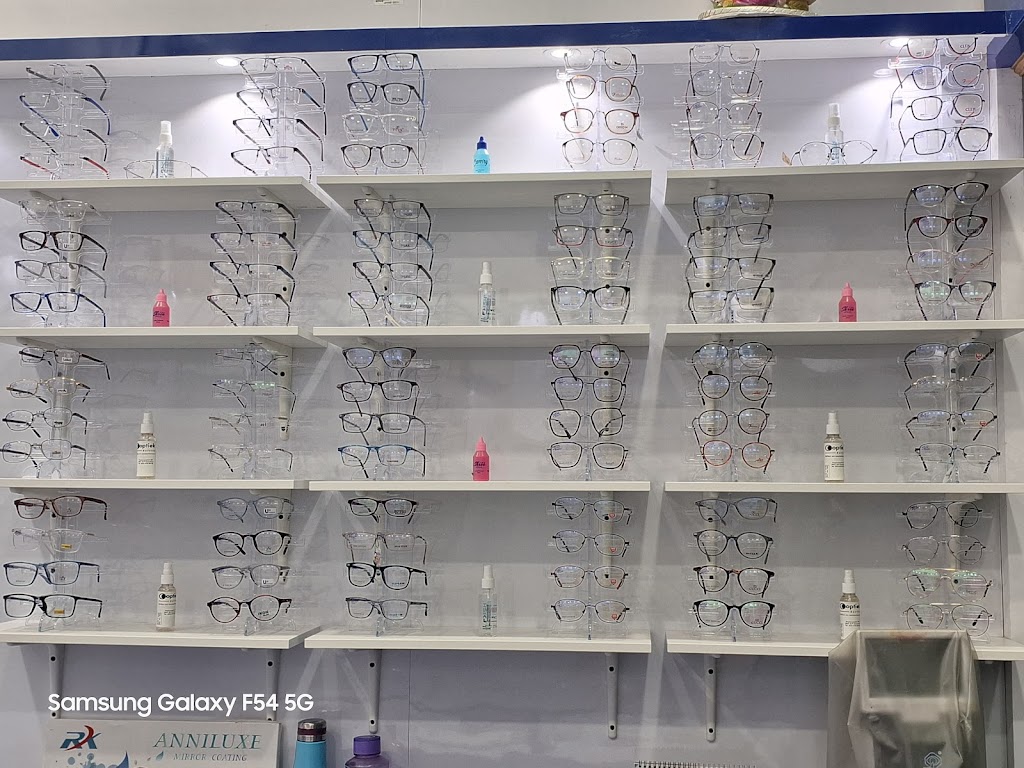 Shri Gayathri Opticals Eye Clinic
