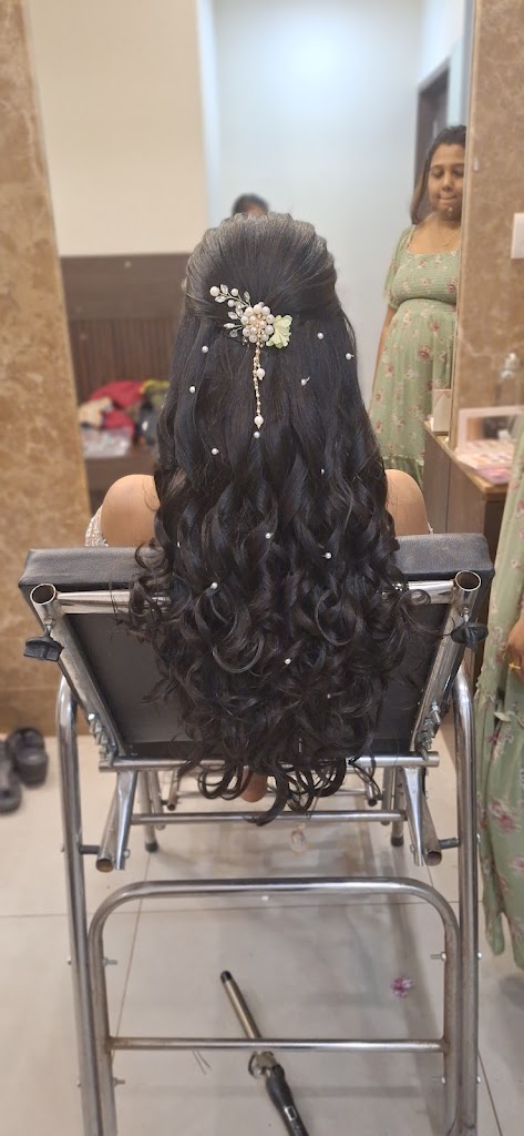 Ns Salon Make Up Academy