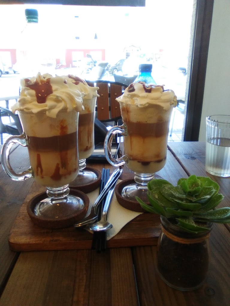 Caffee 83 — Cafe