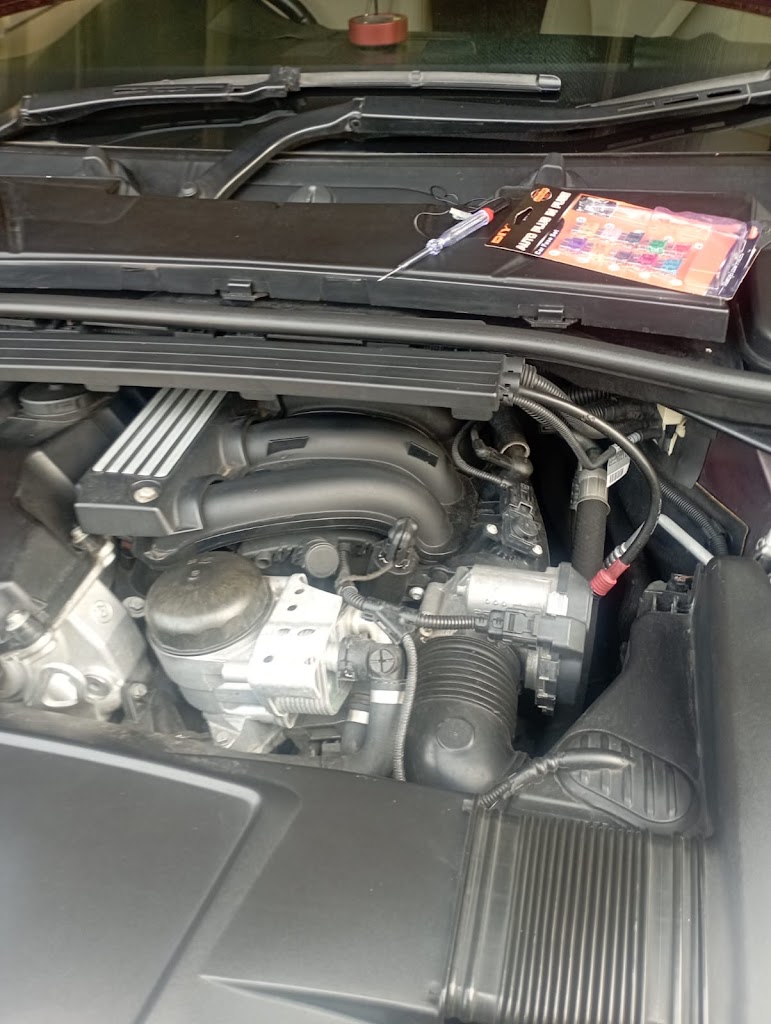 Hen Drive bengkel segala jenis mobil 24 jam