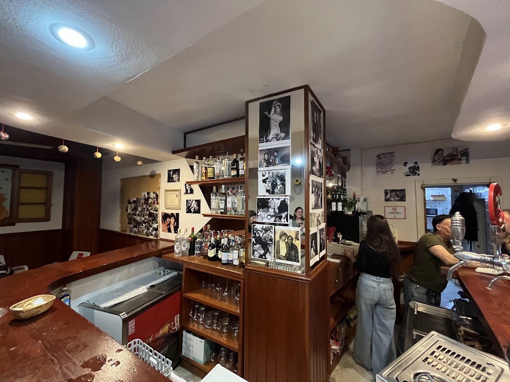 BAR LA REUNION — Ambiente
