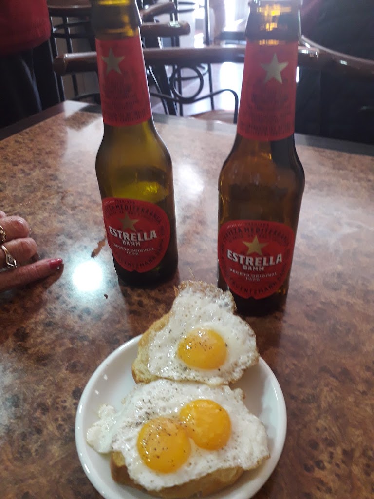 Bar Avinguda Restaurant — Comida y bebida