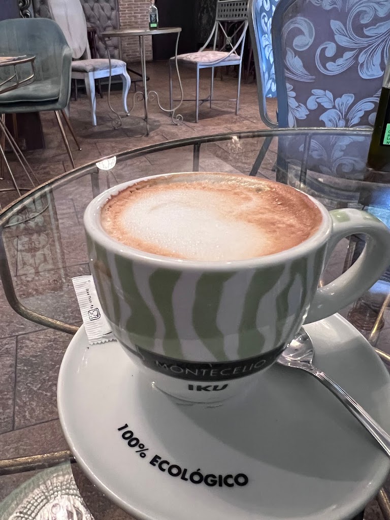 Cafe L'epoque — Capuchino