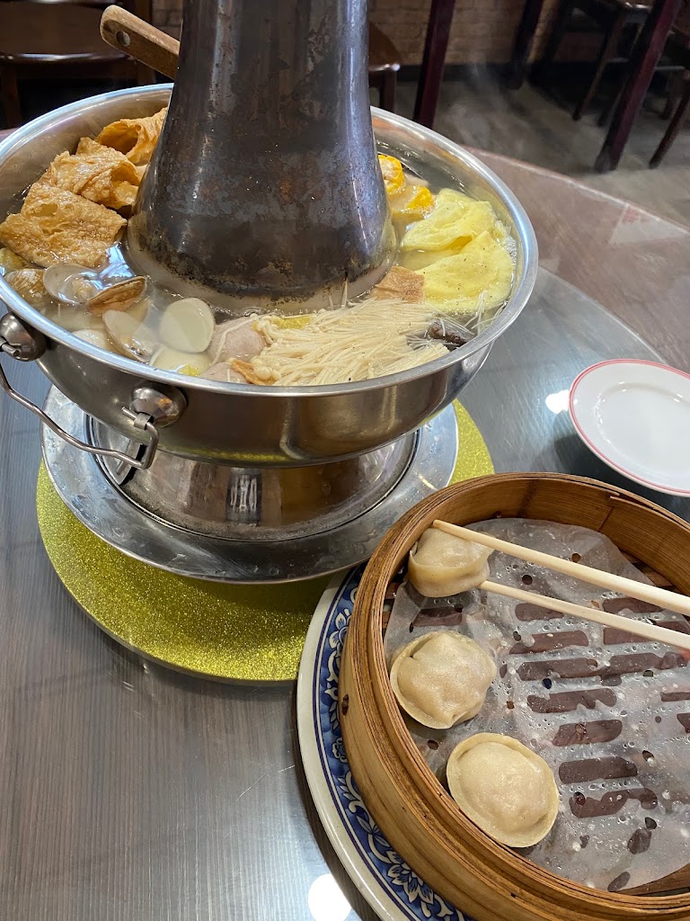 老饕屋-酸菜白肉鍋-上海麵食點心 的照片